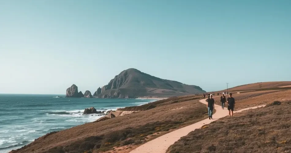Discover Morro Rock: History, Hiking Trails & Visitor Tips